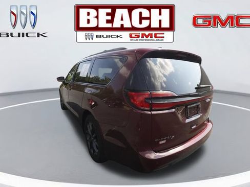 Used 2022 Chrysler Pacifica Limited w/ S Appearance Package FWD image 5