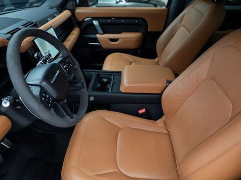 Used 2024 Land Rover Defender 90 V8 image 24