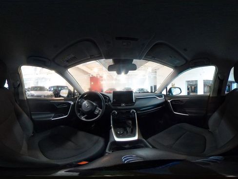 Used 2025 Toyota RAV4 LE image 41