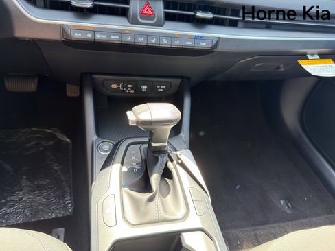New 2026 Kia K4 FWD image 18