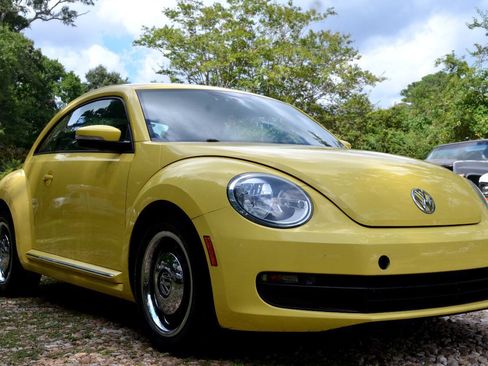 Used 2012 Volkswagen Beetle 2.5 FWD image 3