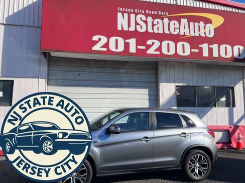 Used 2017 Mitsubishi Outlander Sport SE AWD/4WD image 2