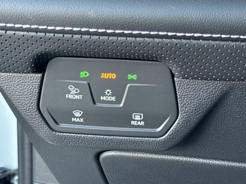 New 2026 Volkswagen Atlas Cross Sport SE image 27