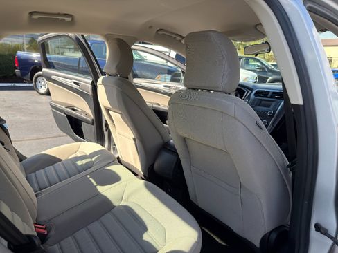 Used 2018 Ford Fusion S image 25