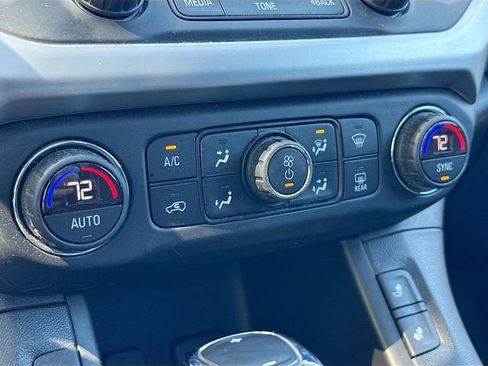 Used 2018 GMC Acadia SLT AWD/4WD image 7