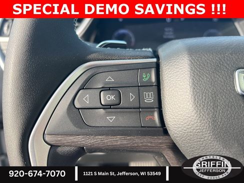 New 2025 Jeep Grand Cherokee Limited w/ Luxury Tech Group II image 19