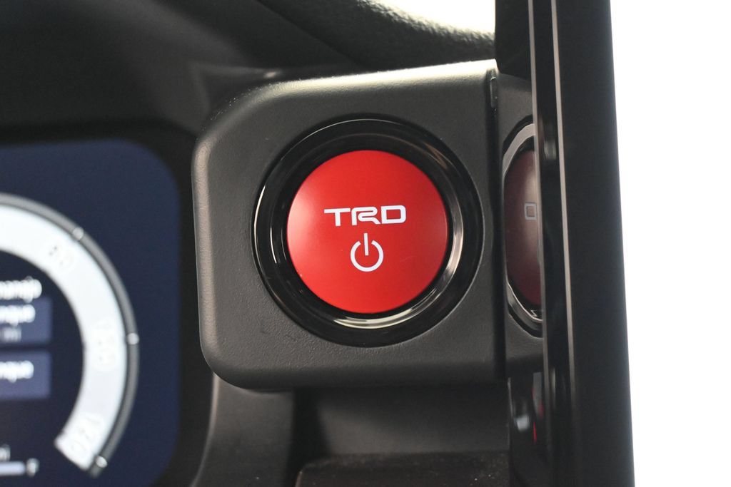 Used 2025 Toyota Tacoma TRD Off-Road w/ TRD Off Road Premium Package AWD/4WD image 29