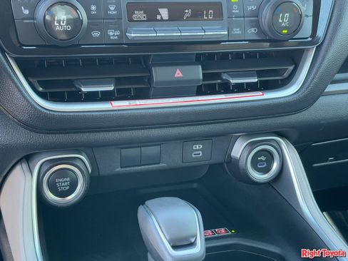 Certified 2025 Toyota Grand Highlander FWD image 29