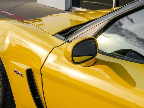 Used 2006 Chevrolet Corvette Z06 w/ Preferred Equipment Group image 35