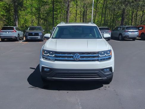 Used 2019 Volkswagen Atlas SE w/ Panoramic Sunroof Package FWD image 2