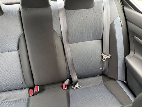Used 2025 Nissan Versa SV FWD image 37