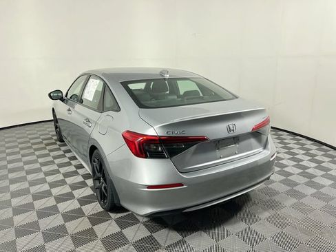 Used 2023 Honda Civic Sport image 5