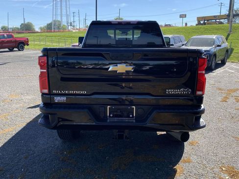 Used 2024 Chevrolet Silverado 3500 High Country w/ Technology Package AWD/4WD image 5