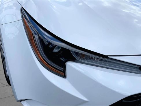 Used 2025 Toyota Corolla LE FWD image 27