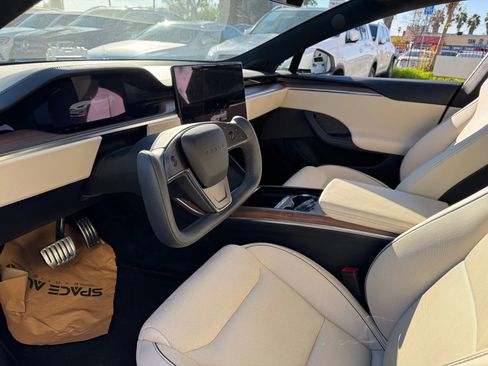 Used 2021 Tesla Model S Plaid image 9