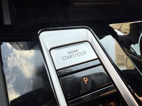 New 2026 Volkswagen Atlas Cross Sport SE image 19