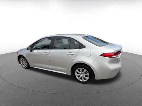 Used 2023 Toyota Corolla LE FWD image 9