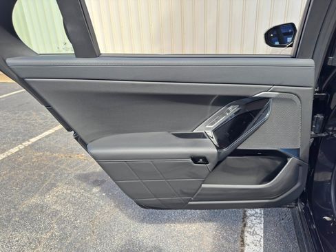 Used 2025 BMW 740i w/ Premium Package RWD image 54
