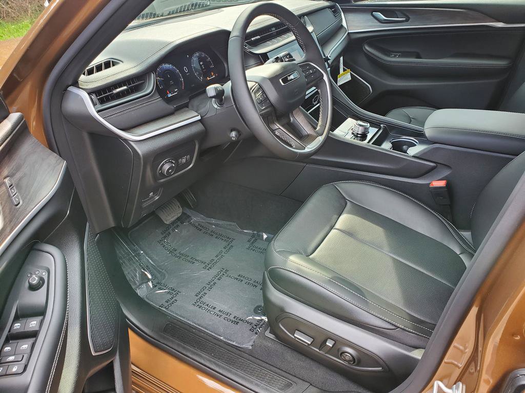 New 2026 Jeep Grand Cherokee Limited AWD/4WD image 6