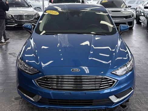 Used 2019 Ford Fusion SE image 3