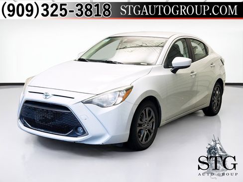 Used 2019 Toyota Yaris LE image 1