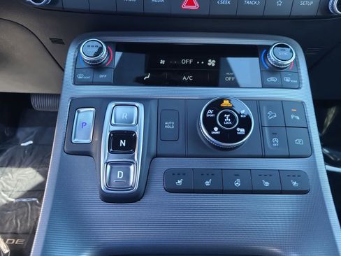 Used 2025 Hyundai Palisade Calligraphy image 25