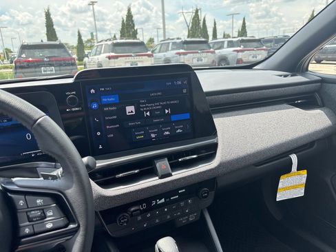 Used 2026 Subaru Outback Premium AWD/4WD image 3