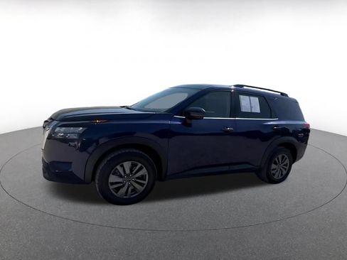Used 2025 Nissan Pathfinder SV FWD image 6