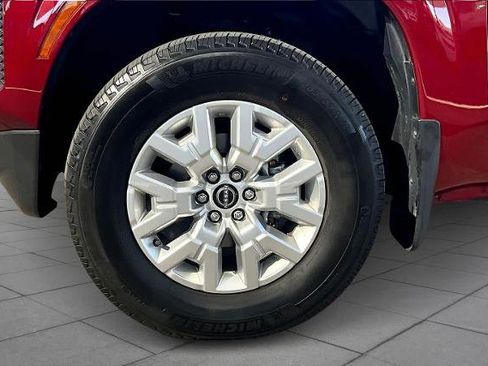 Certified 2022 Nissan Frontier SV image 10