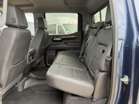 Used 2023 Chevrolet Silverado 1500 LT Trail Boss w/ LT Trail Boss Premium Package AWD/4WD image 28