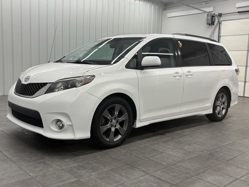 Used 2012 Toyota Sienna SE image 5