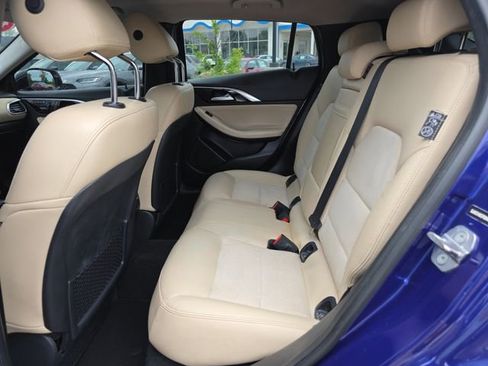 Used 2019 INFINITI QX30 FWD image 12