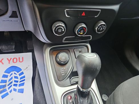 Used 2018 Jeep Compass Sport AWD/4WD image 18