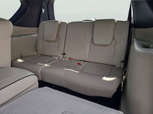 Used 2024 INFINITI QX80 Sensory AWD/4WD image 13