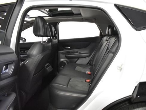 Used 2024 Nissan Ariya AWD image 33