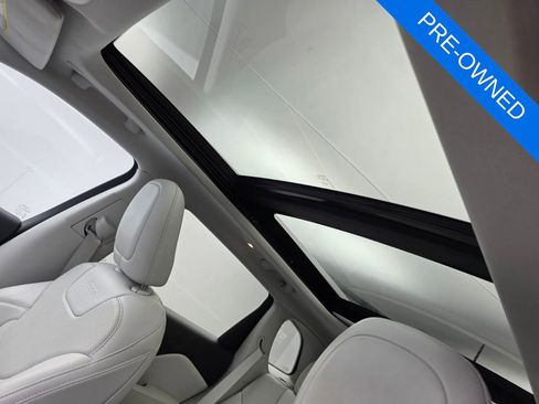 Used 2020 Jeep Cherokee Limited FWD image 12