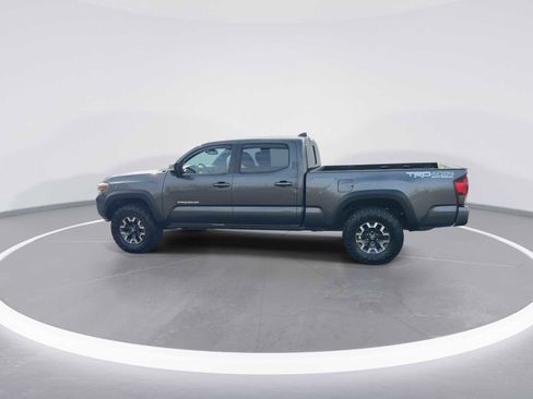 Used 2018 Toyota Tacoma TRD Off-Road w/ Technology Package image 5