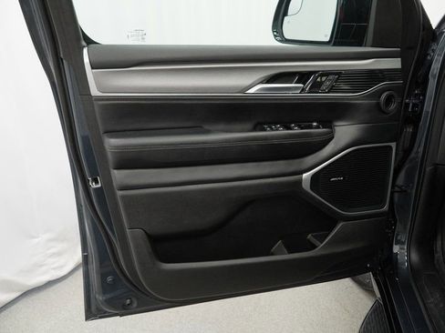 Certified 2024 Jeep Wagoneer Series II image 40