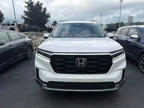 Used 2023 Honda Pilot Elite image 2