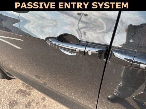 New 2026 Chrysler Pacifica Limited w/ S Appearance Package image 15