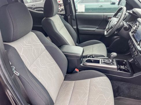 Used 2023 Toyota Tacoma TRD Off-Road w/ Black Out Package (TMS) image 15