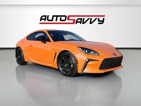 Used 2023 Toyota GR86 10th Anniversary SE image 1