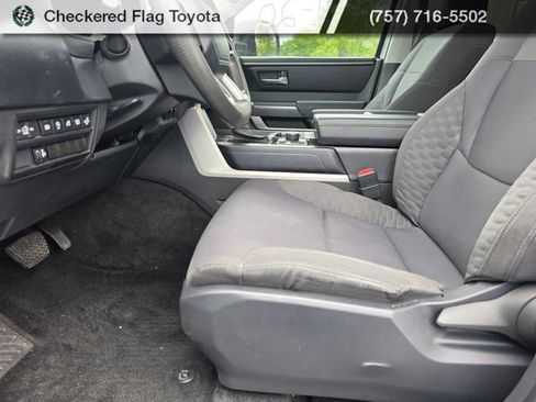 Used 2022 Toyota Tundra SR5 w/ SR5 Convenience Package AWD/4WD image 10