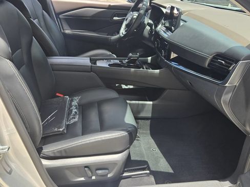 Used 2022 Nissan Rogue SL w/ SL Premium Package FWD image 17