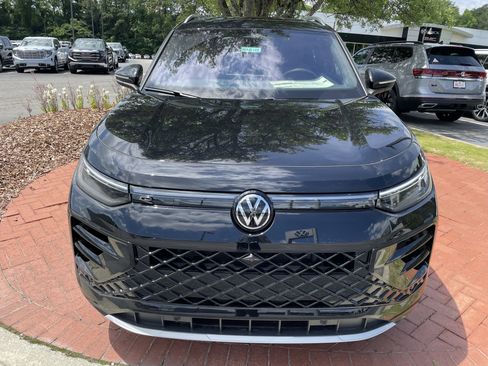 New 2026 Volkswagen Tiguan SEL R-Line AWD/4WD image 2