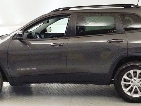 Used 2022 Jeep Cherokee Latitude Lux AWD/4WD image 5