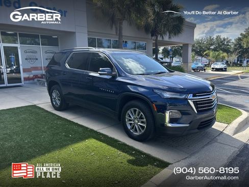 Used 2023 Chevrolet Traverse LT FWD image 1