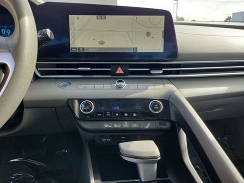 Certified 2024 Hyundai Elantra SEL FWD image 15