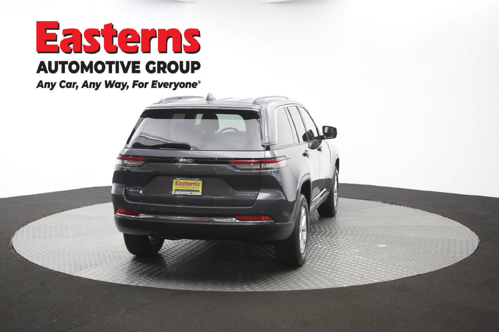 Used 2023 Jeep Grand Cherokee Limited AWD/4WD image 43