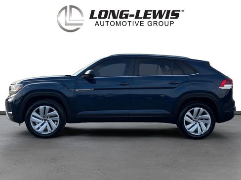 Used 2021 Volkswagen Atlas Cross Sport SE image 2